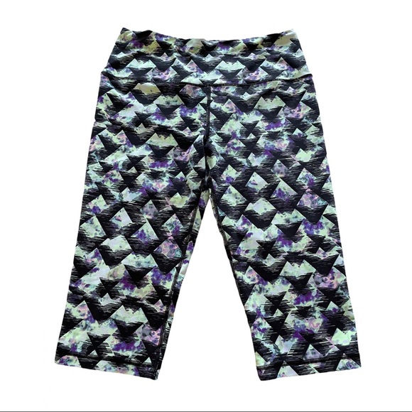 Victoria's Secret VSX Sport Large Leggings Green Purple Print Cropped Capri - Picture 1 of 12